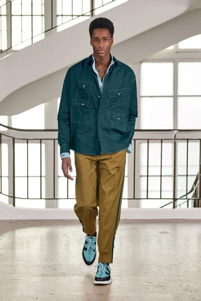 Look 14